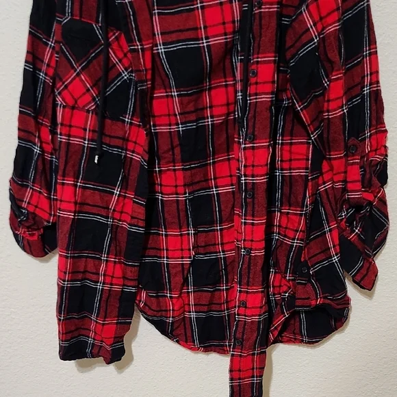 No Boundaries Red and Black Button Down Shirt - Picture 7 of 13